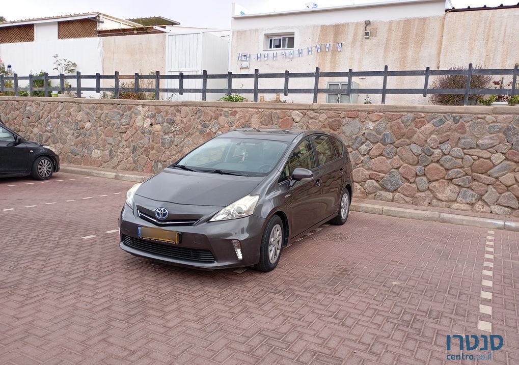 2014' Toyota Prius טויוטה פריוס פלוס photo #3