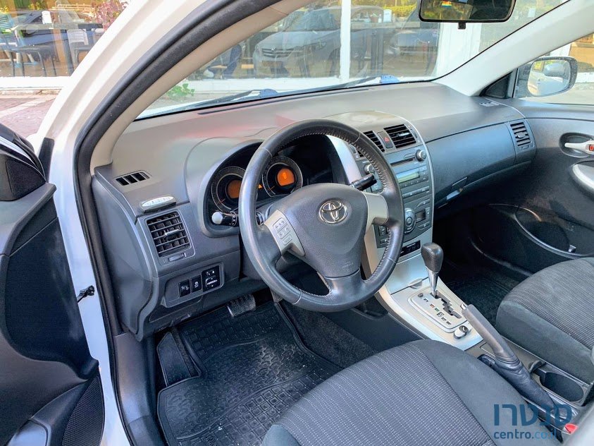 2009' Toyota Corolla photo #3