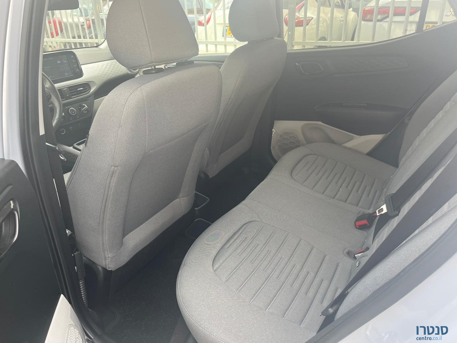 2021' Hyundai i10 photo #5