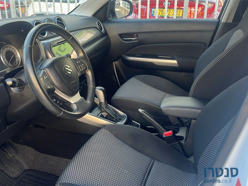 2021' Suzuki SX4 photo #3