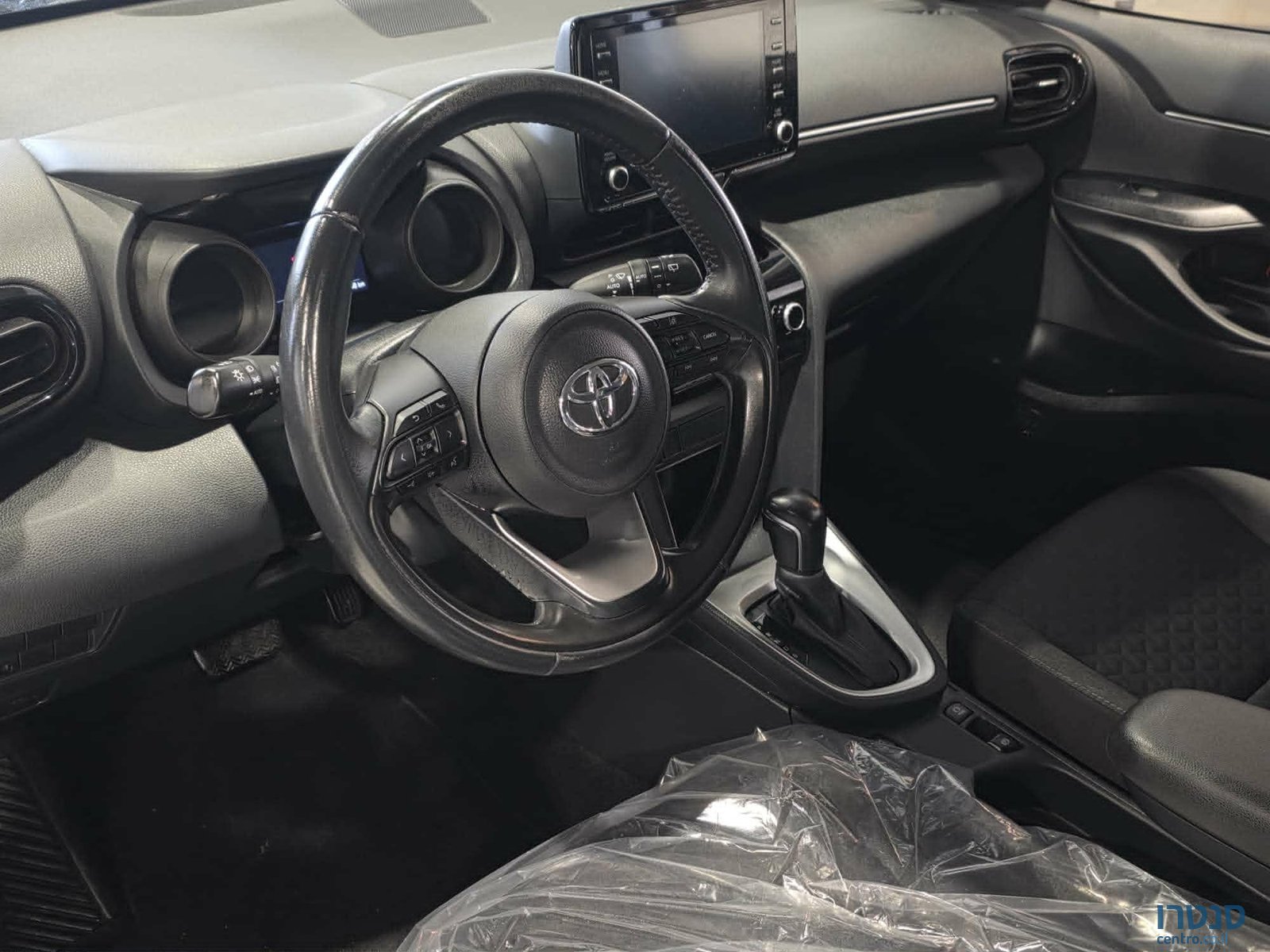 2023' Toyota Yaris Cross photo #5