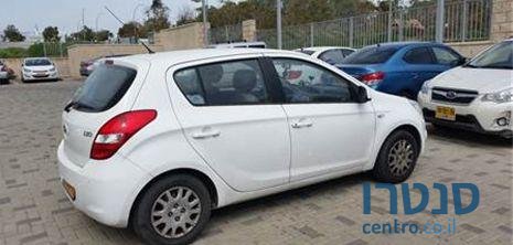 2010' Hyundai i20 photo #1