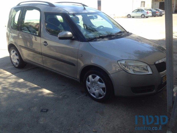 2009' Skoda Roomster photo #1