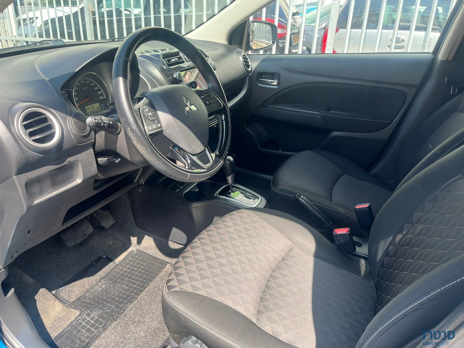 2020' Mitsubishi Space Star photo #3