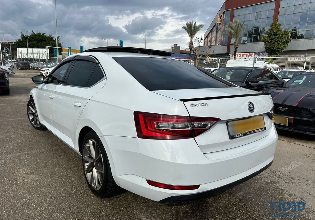2018' Skoda Superb סקודה סופרב photo #2