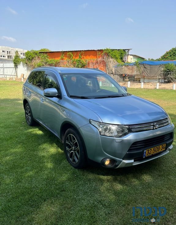 2015' Mitsubishi Outlander מיצובישי אאוטלנדר photo #2