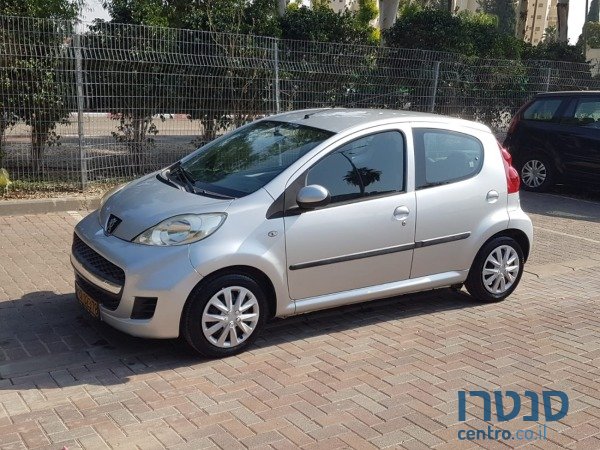 2012' Peugeot 107 photo #1