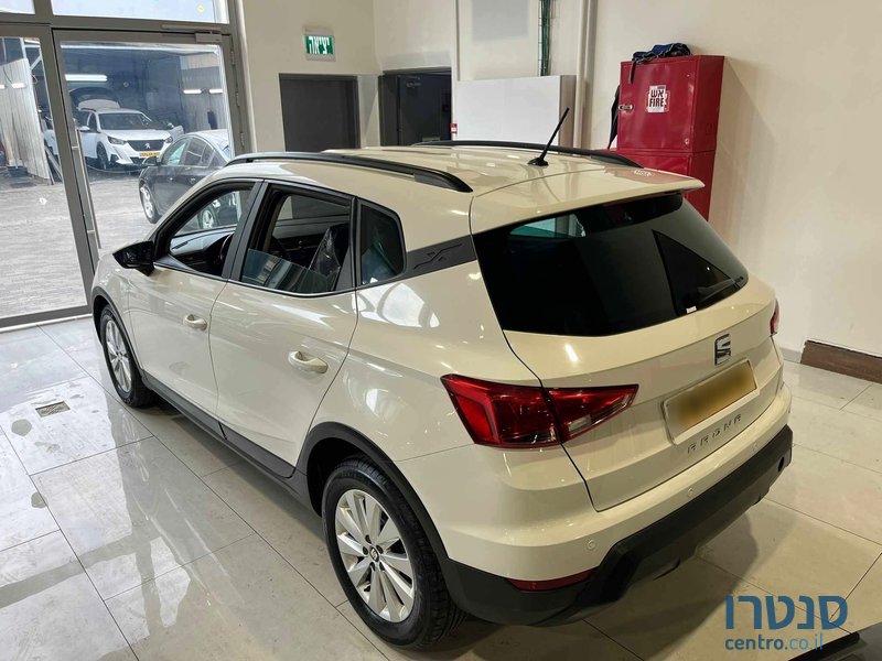 2021' SEAT Arona photo #4