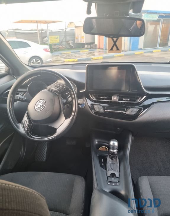 2018' Toyota C-HR טויוטה photo #2