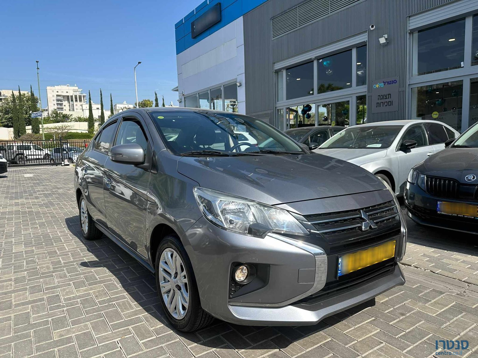 2020' Mitsubishi Attrage photo #2