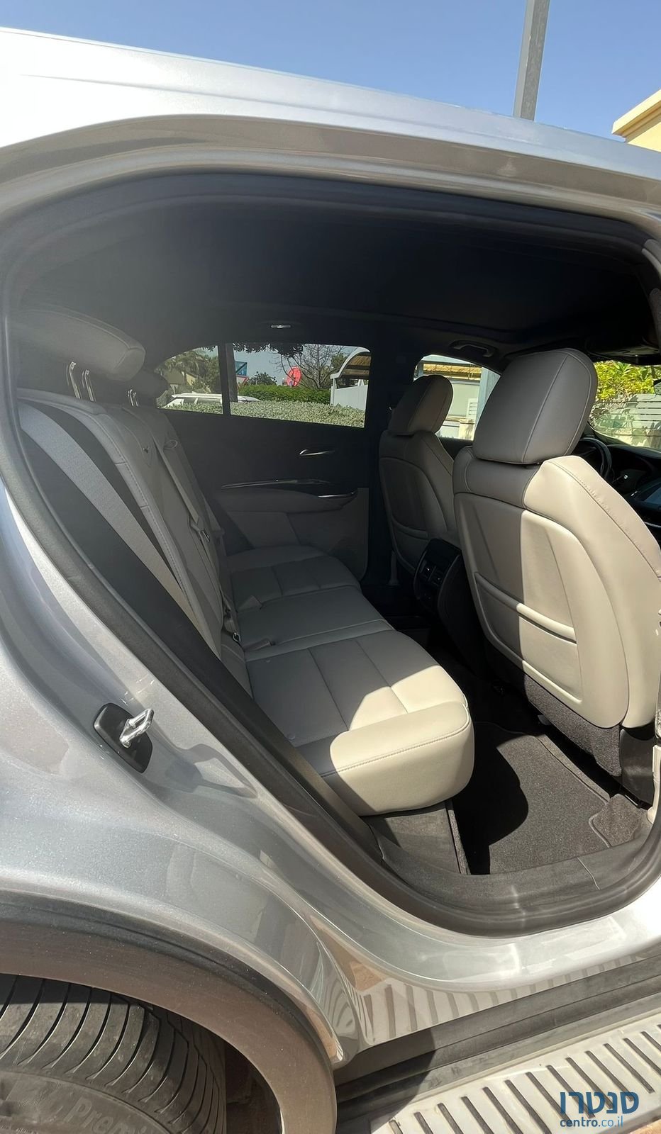 2022' Cadillac XT4 קאדילק photo #3