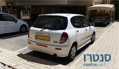 2003' Daihatsu Sirion photo #3