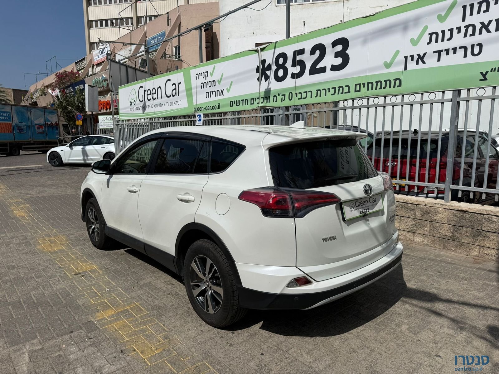 2017' Toyota RAV4 photo #3