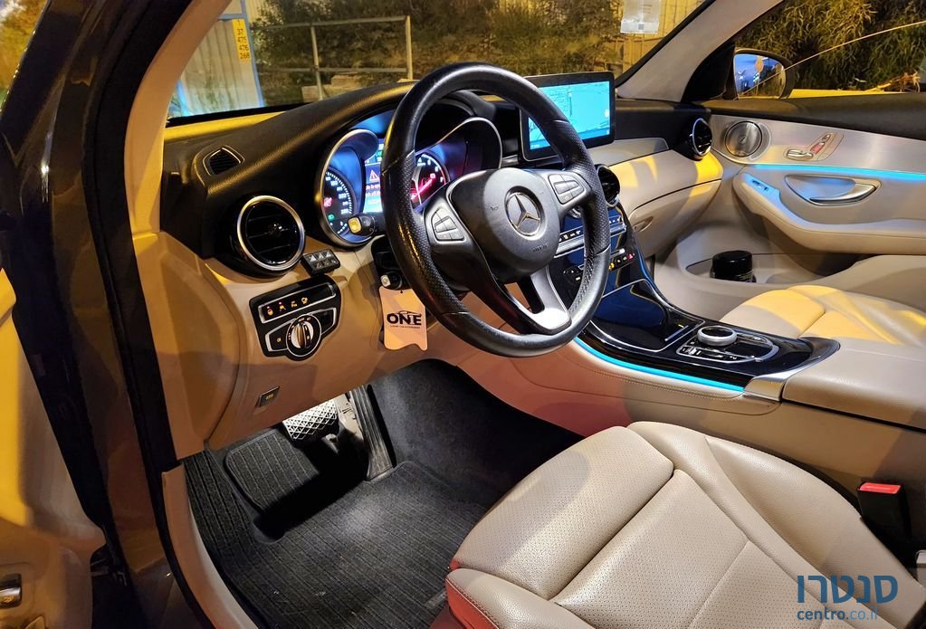 2018' Mercedes-Benz Glc-Class מרצדס photo #5