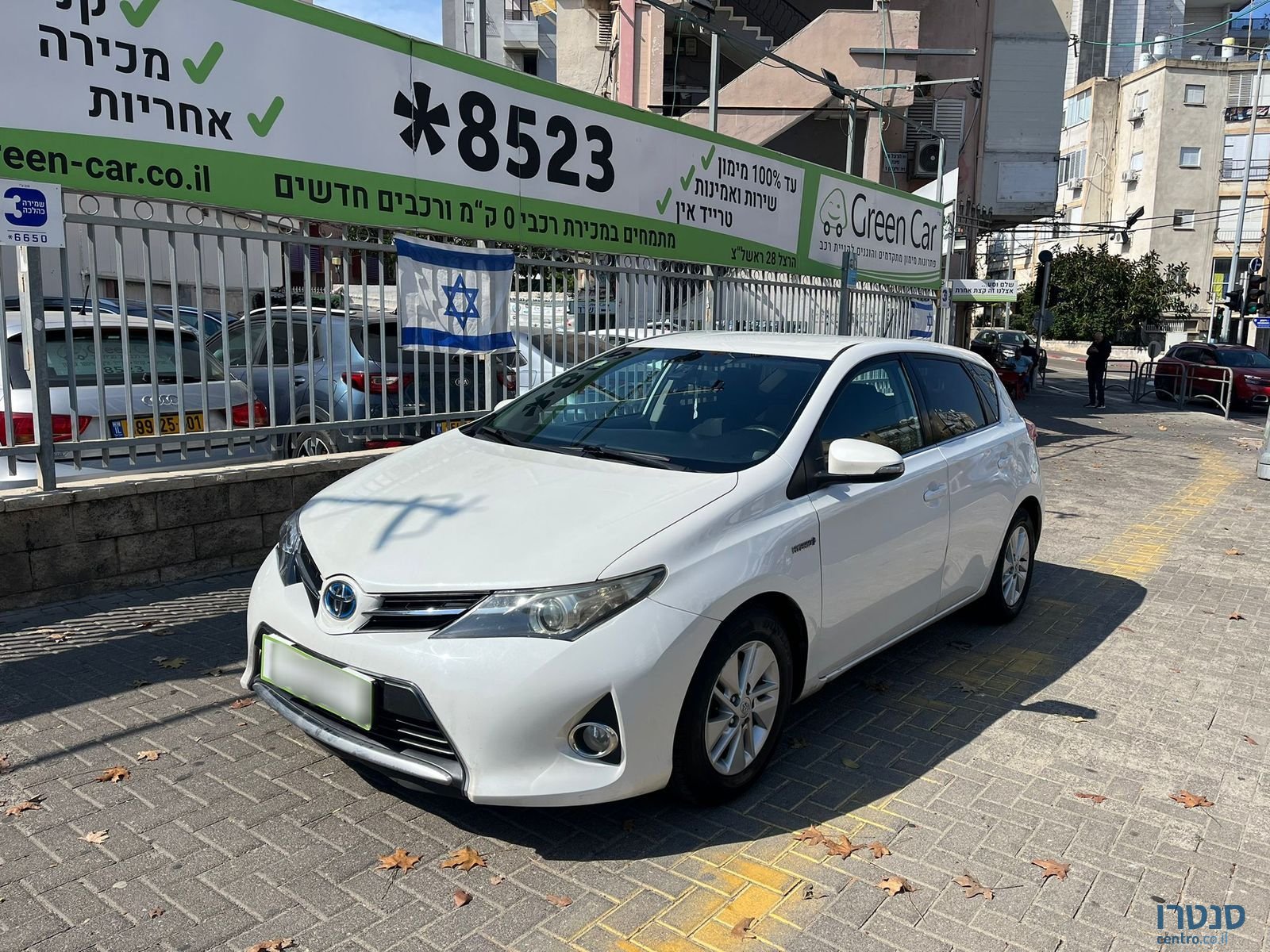 2015' Toyota Auris photo #1