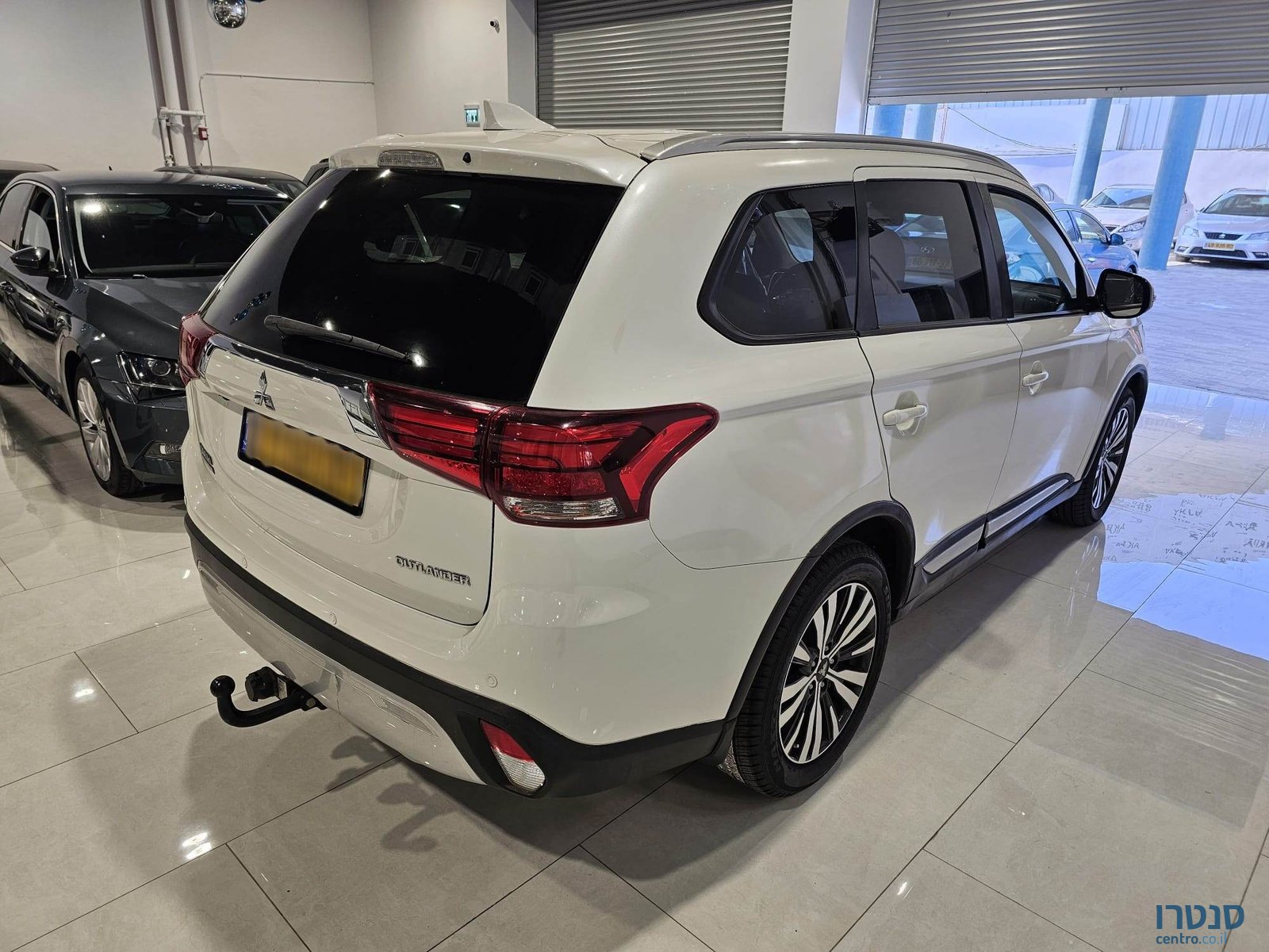 2019' Mitsubishi Outlander photo #3