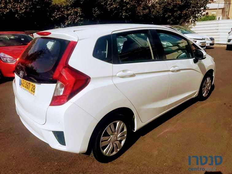 2016' Honda Jazz photo #3