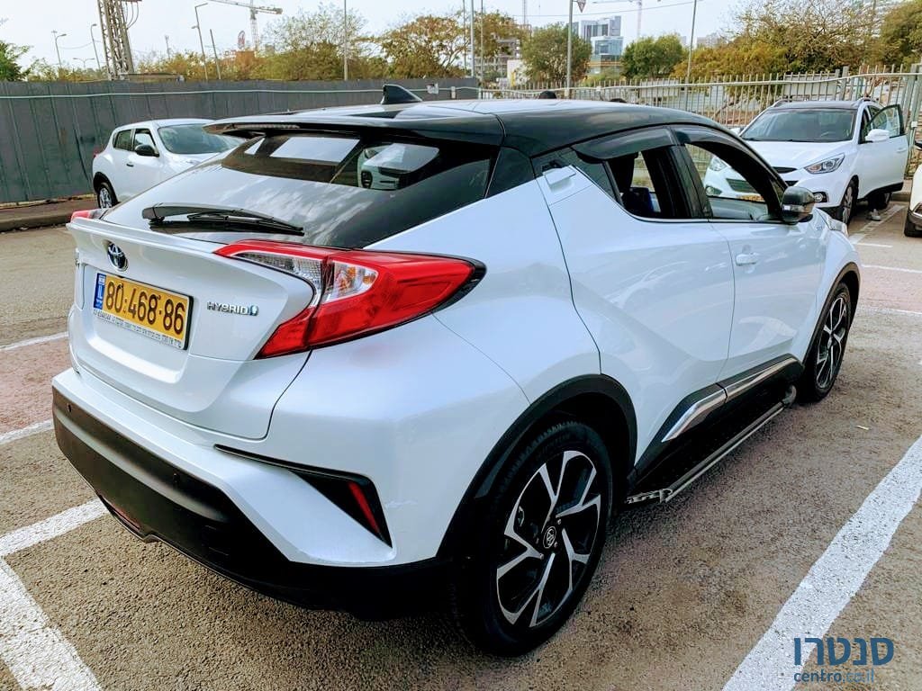 2017' Toyota C-HR photo #2