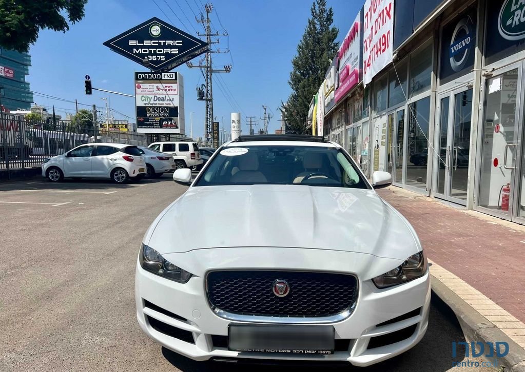 2018' Jaguar XE יגואר photo #1