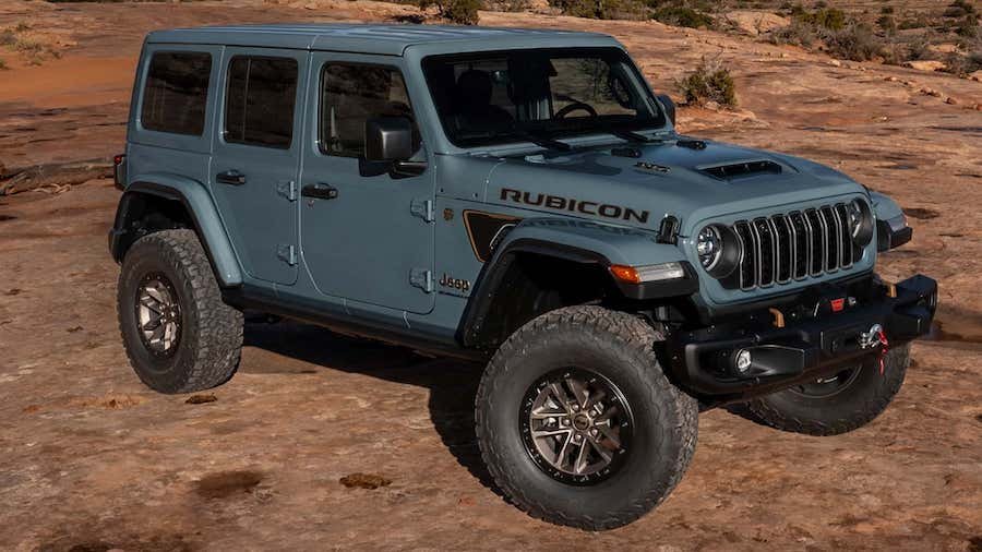 Jeep Wrangler V-6 Goes Manual-Only for 2025