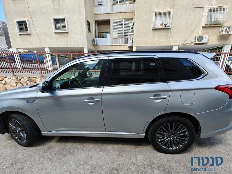 2019' Mitsubishi Outlander מיצובישי אאוטלנדר photo #4