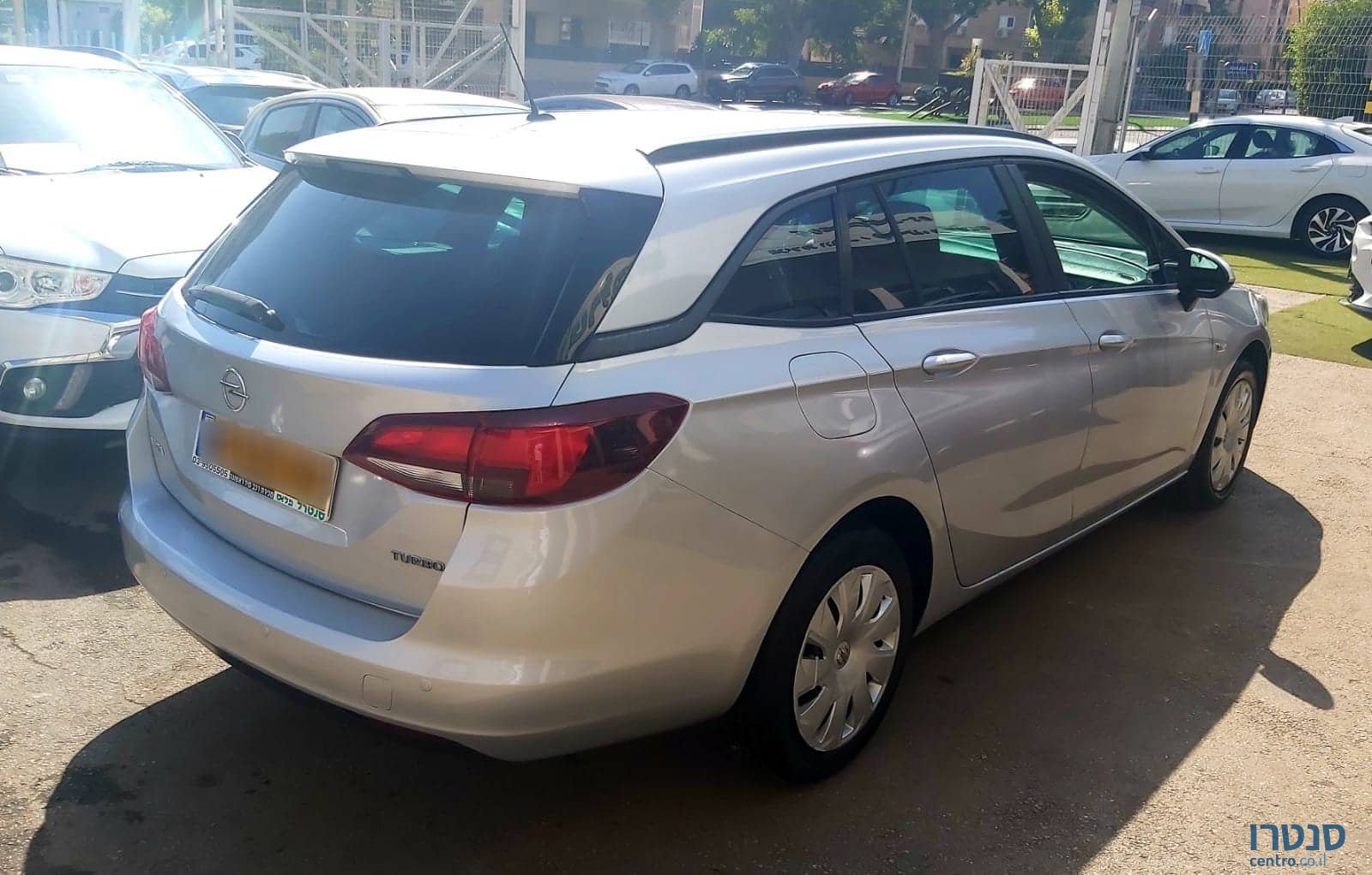 2016' Opel Astra photo #3