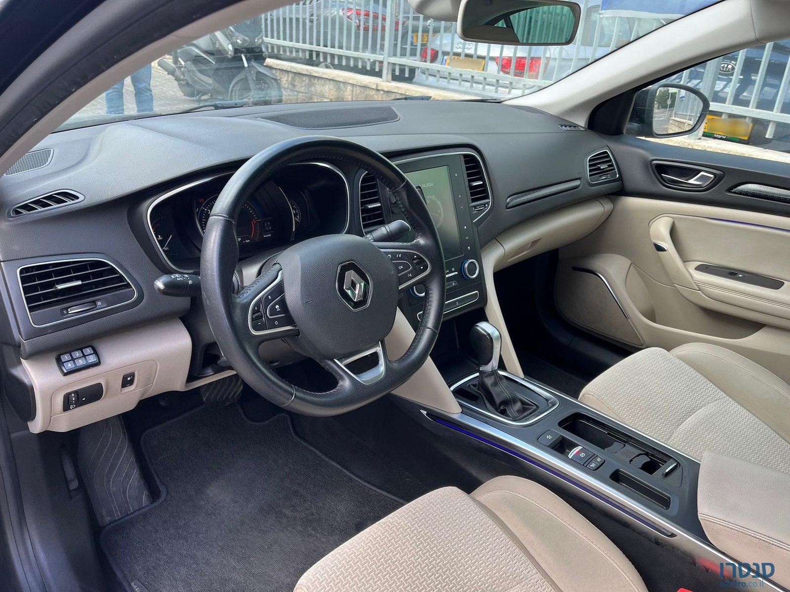 2019' Renault Megane photo #3