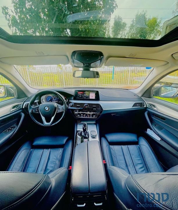 2019' BMW 5 Series ב.מ.וו סדרה 5 photo #6