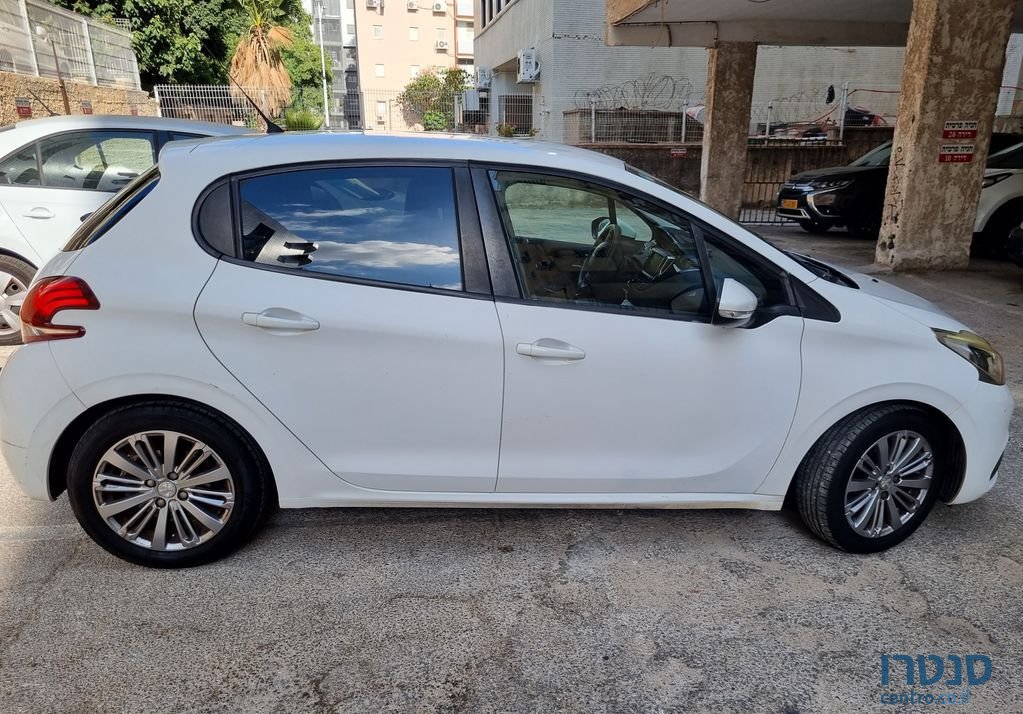 2016' Peugeot 208 פיג'ו photo #5