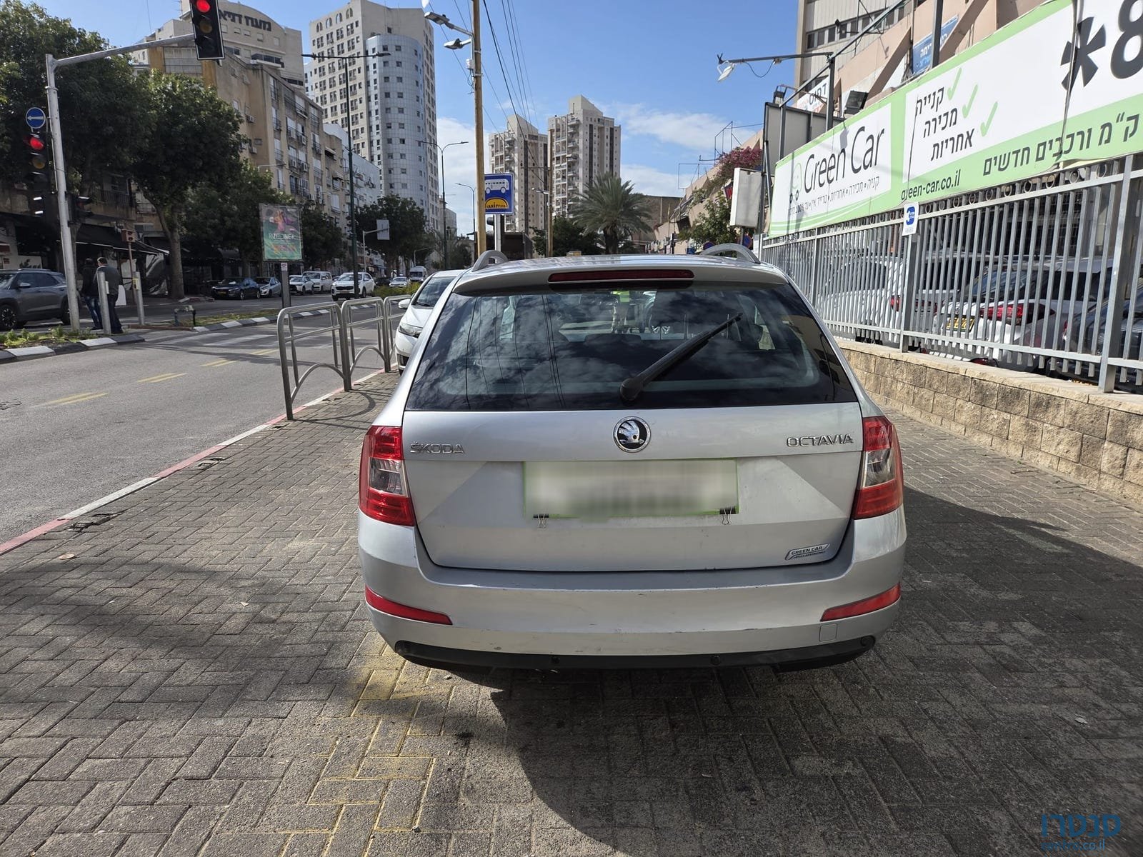 2017' Skoda Octavia סטיישן photo #6