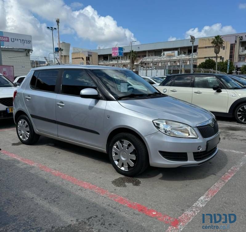 2015' Skoda Fabia סקודה פאביה photo #3