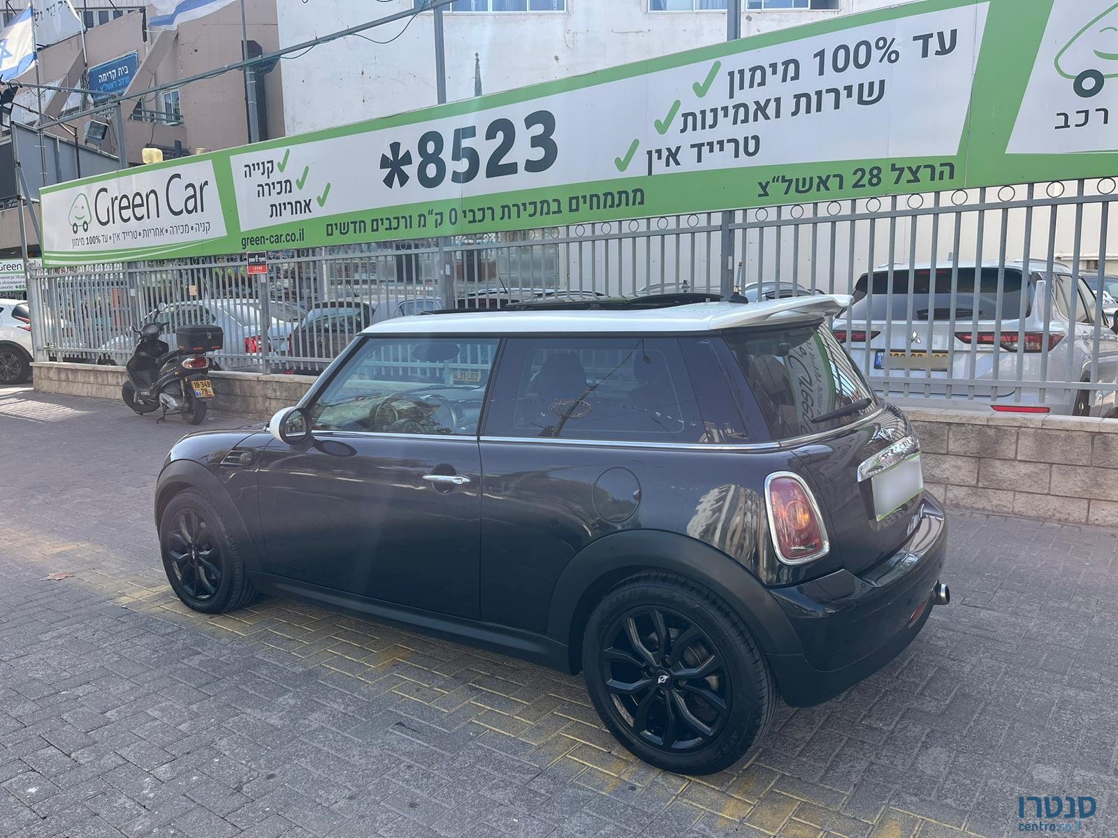 2011' MINI Cooper photo #5