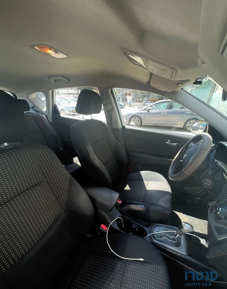 2008' Hyundai i30 יונדאי photo #4