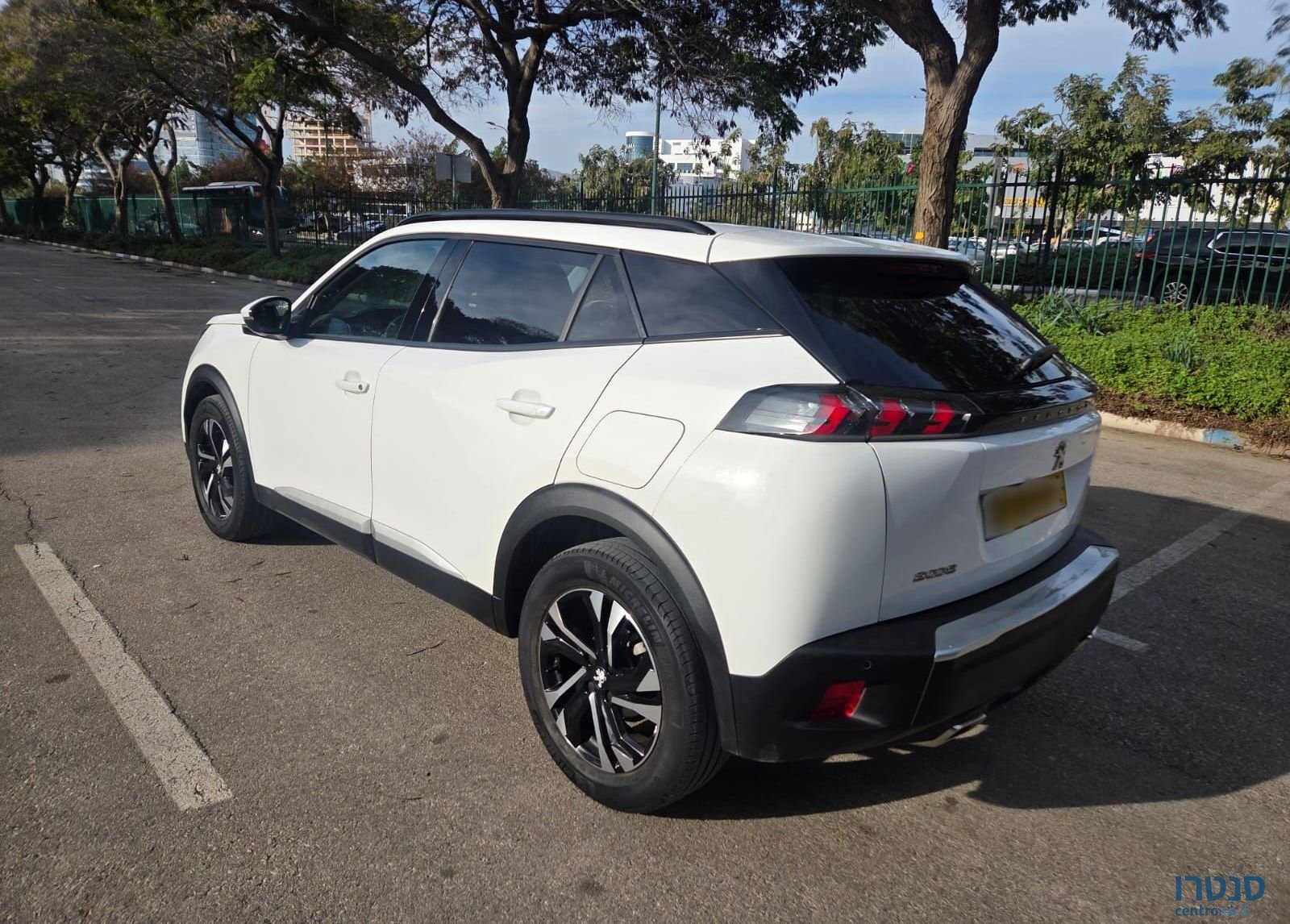 2022' Peugeot 2008 פיג'ו photo #2