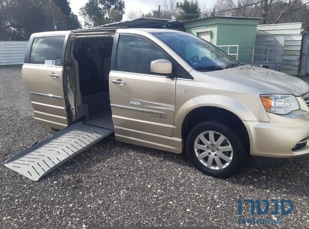 2012' Chrysler Grand Voyager קרייזלר גראנד וויאג'ר photo #2