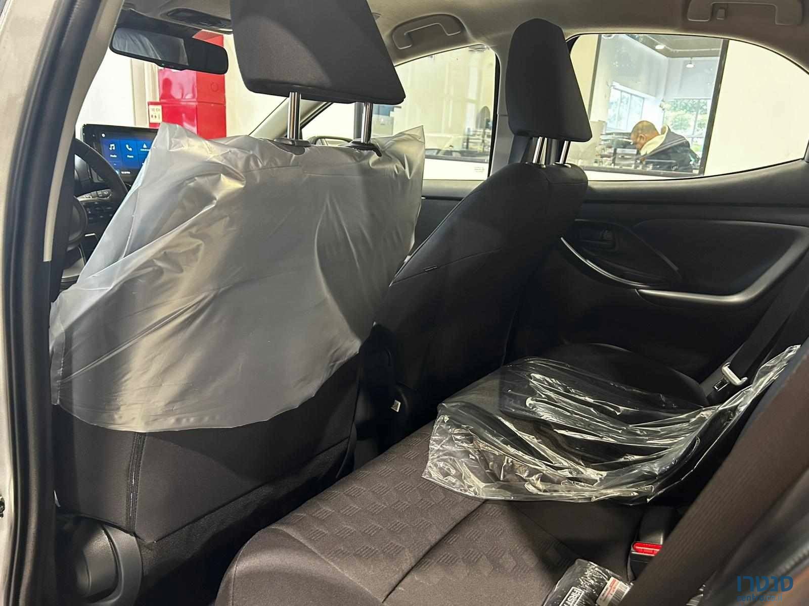 2025' Toyota Yaris photo #6