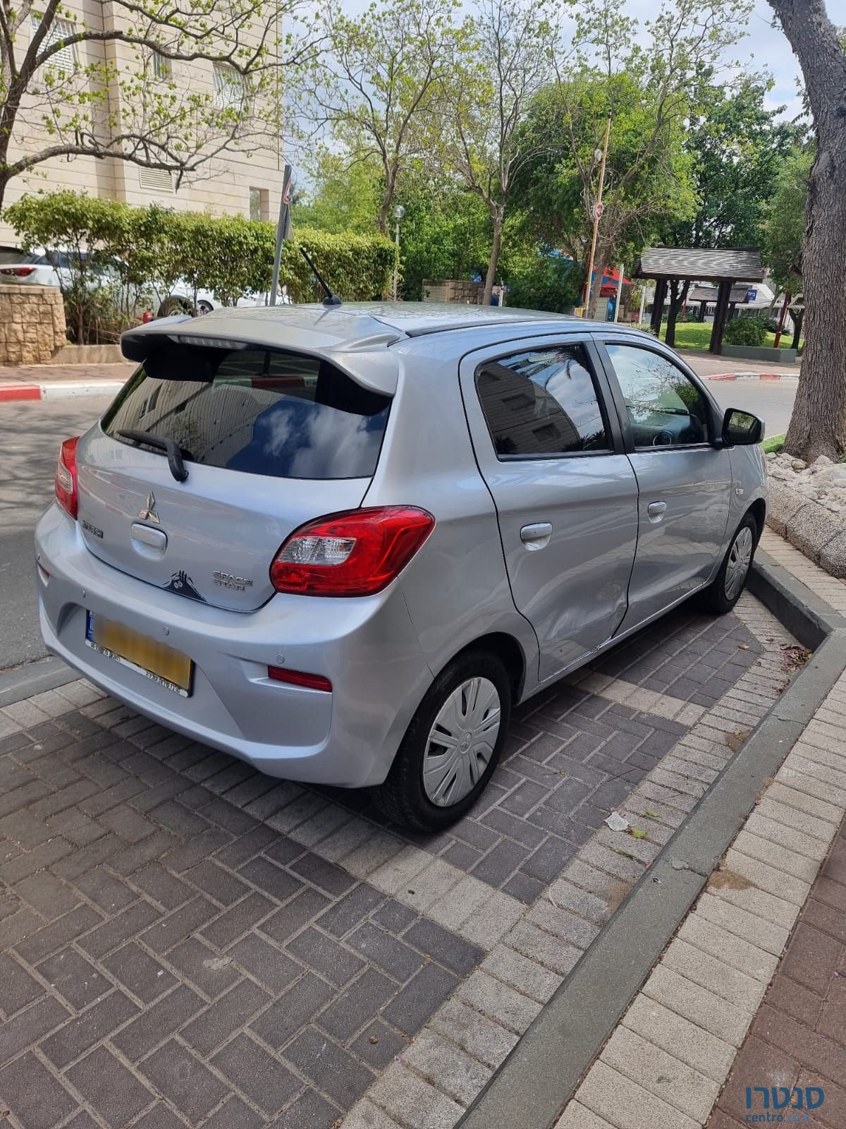 2017' Mitsubishi Space Star מיצובישי ספייס סטאר photo #3