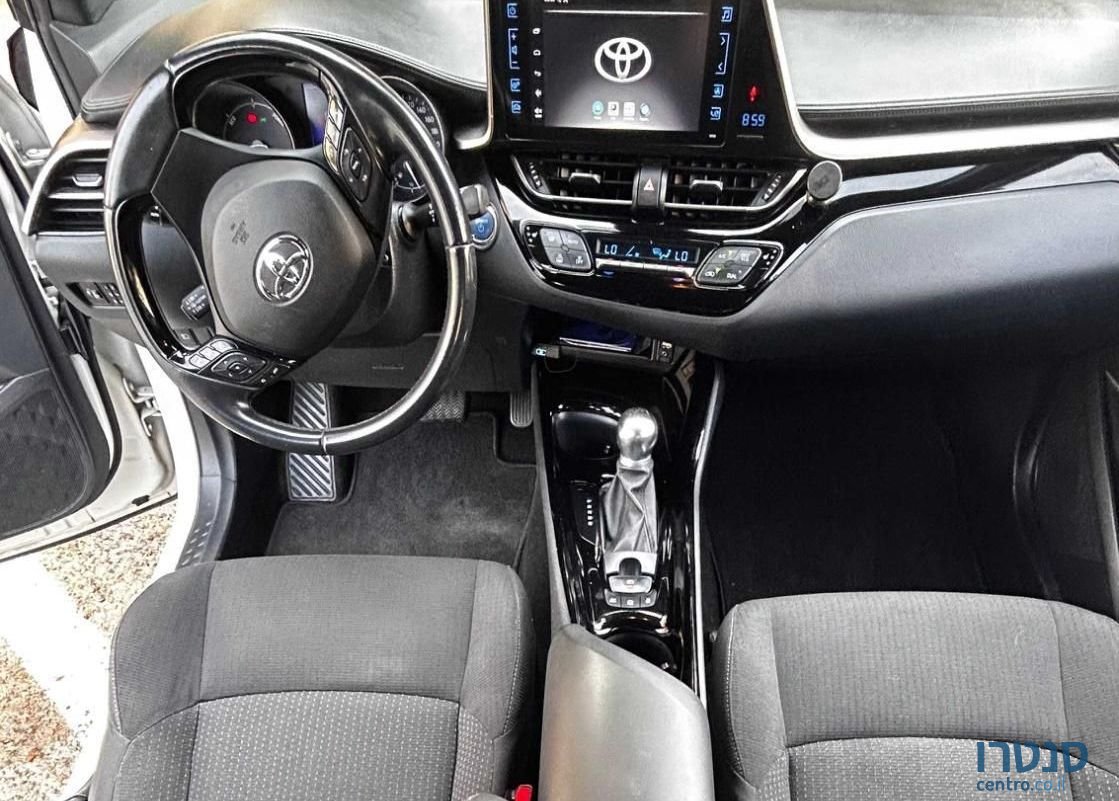 2019' Toyota C-HR טויוטה photo #3