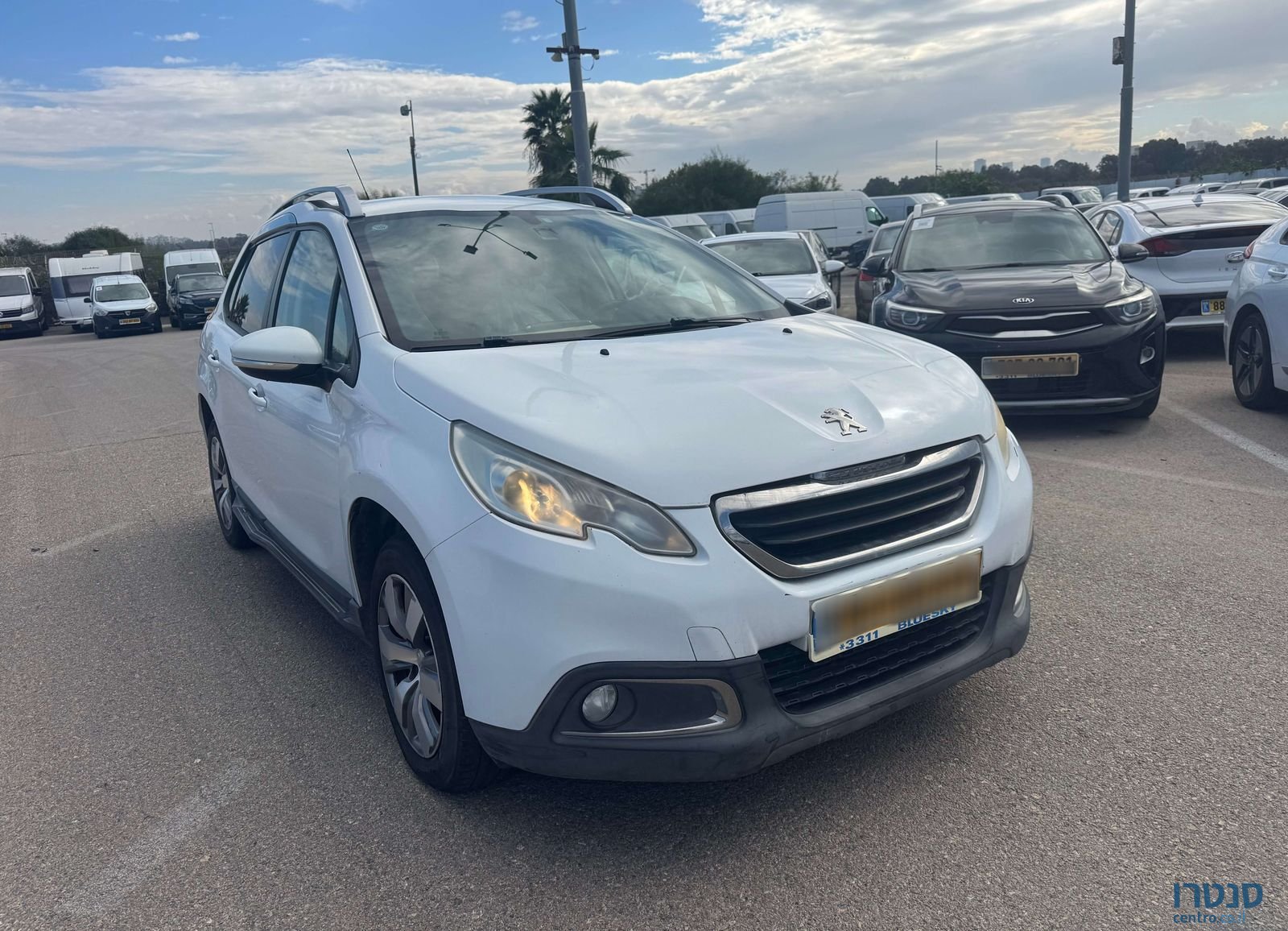 2017' Peugeot 2008 פיג'ו photo #1