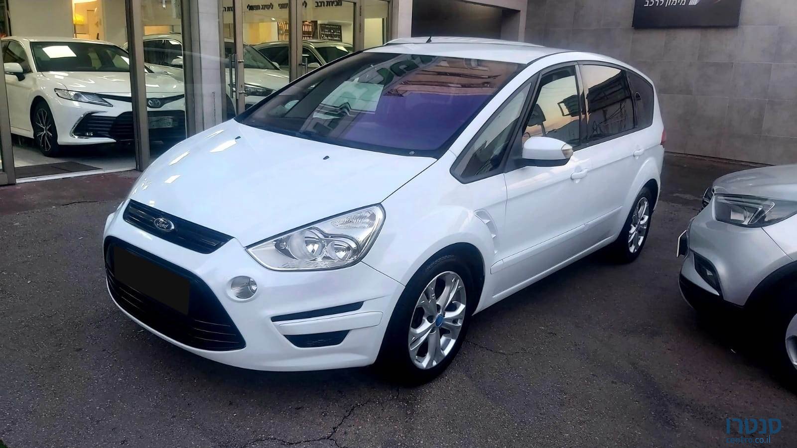 2013' Ford S-Max photo #2