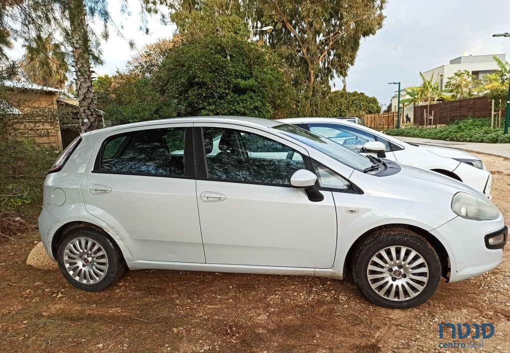 2011' Fiat Punto Evo פיאט פונטו איבו photo #3