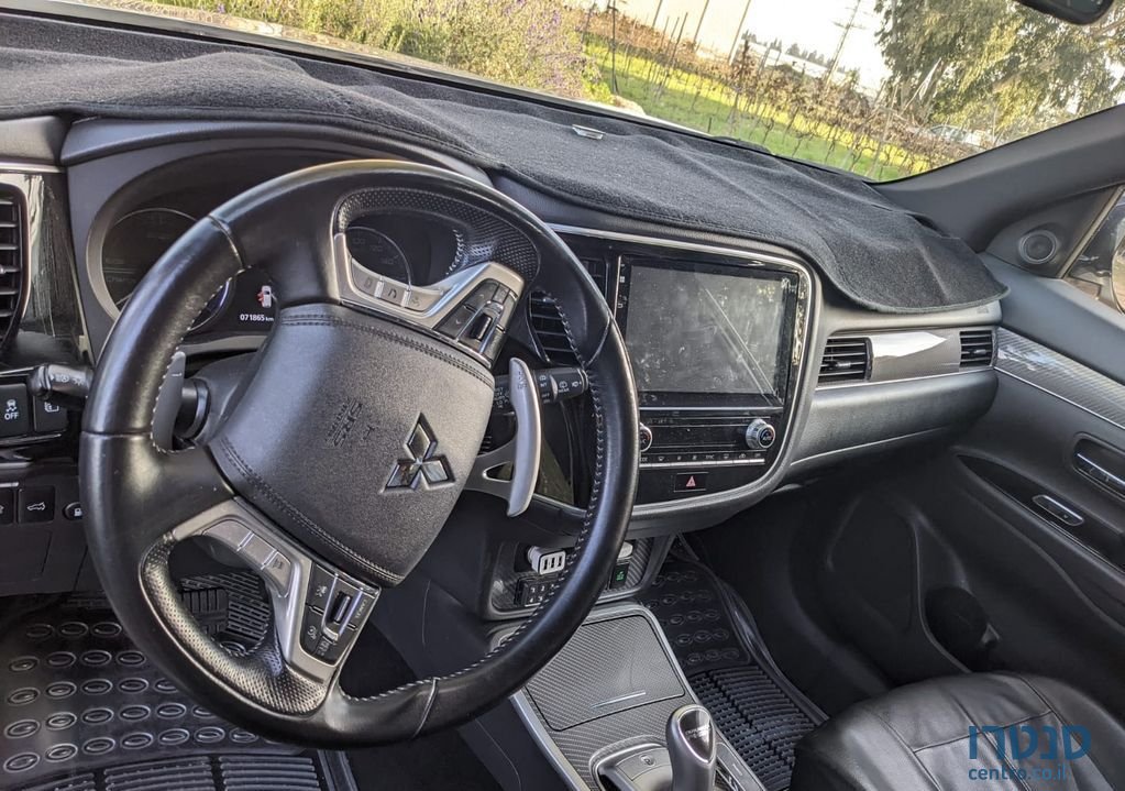 2020' Mitsubishi Outlander מיצובישי אאוטלנדר photo #4