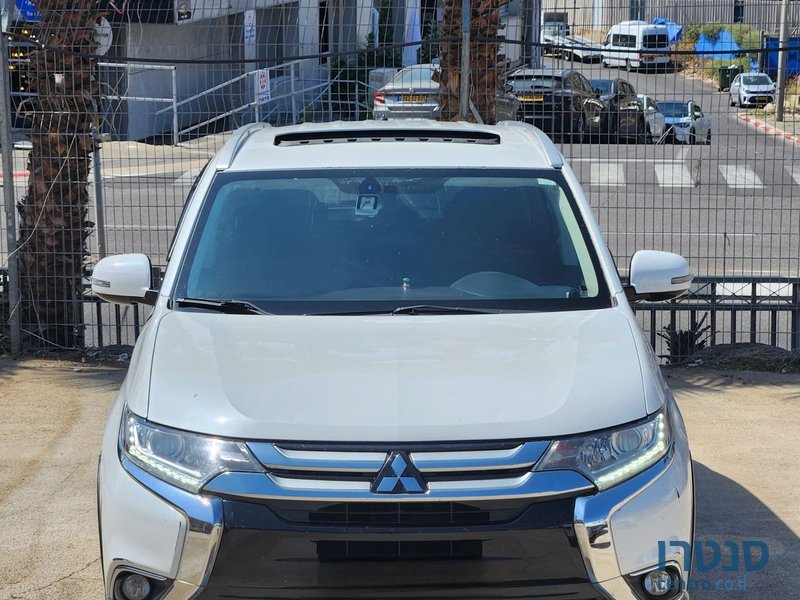 2016' Mitsubishi Outlander מיצובישי אאוטלנדר photo #2