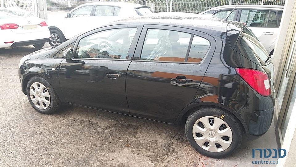 2013' Opel Corsa photo #2