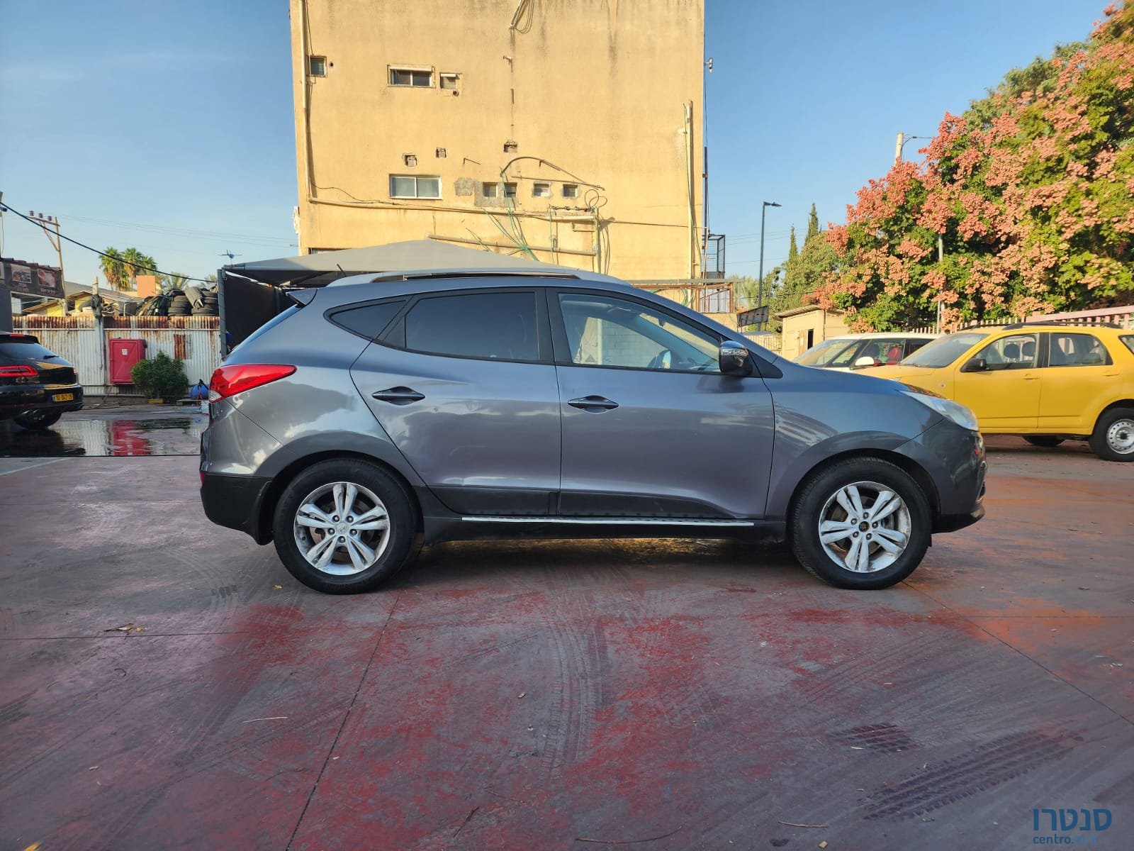 2011' Hyundai ix35 photo #4