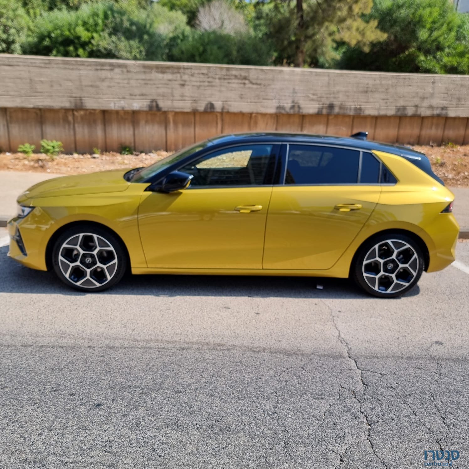 2024' Opel Astra photo #2