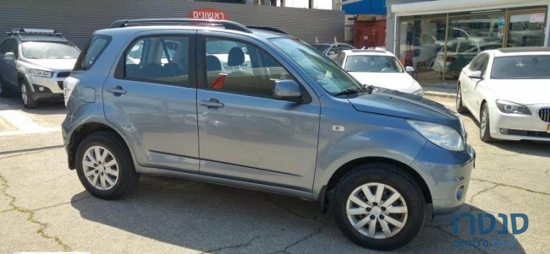 2011' Daihatsu Terios photo #1