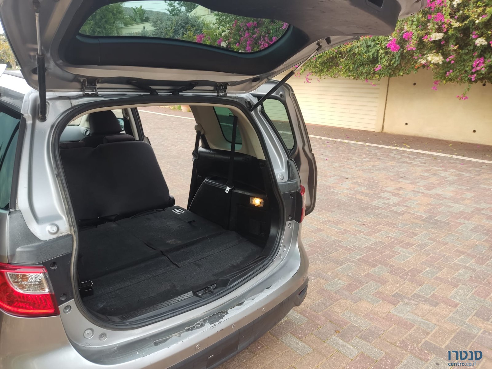 2014' Mazda 5 photo #7