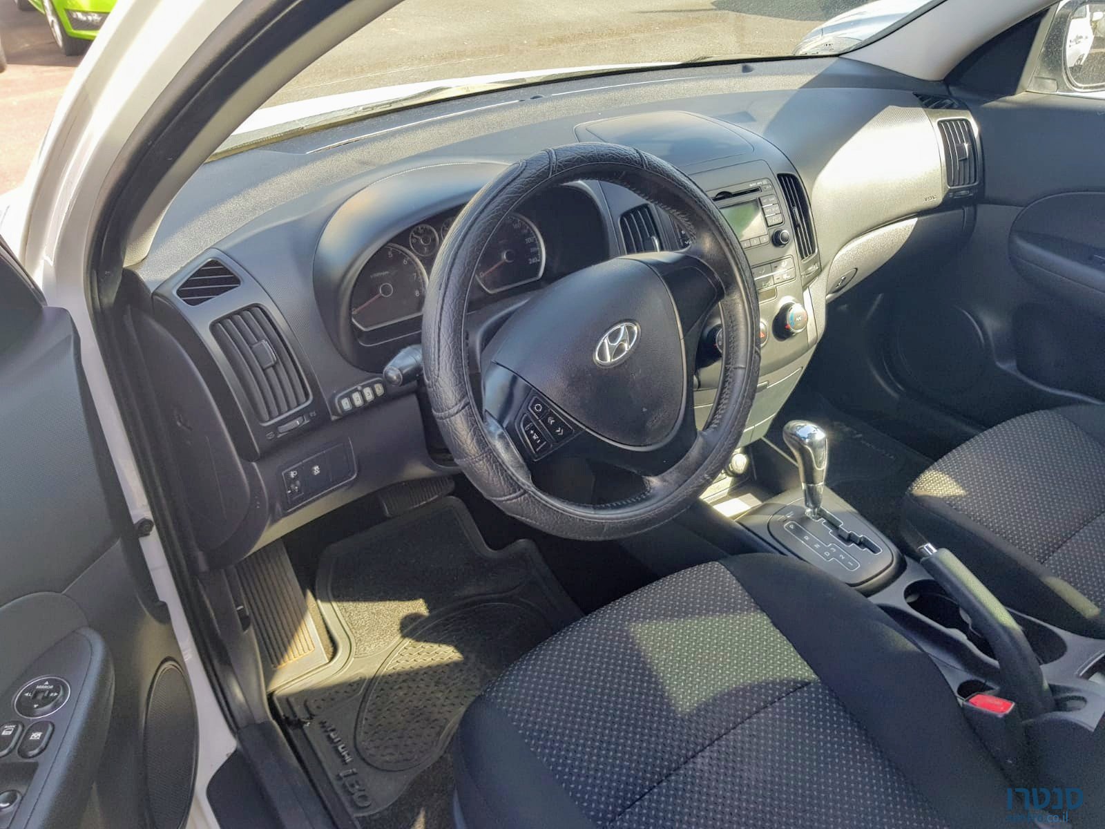 2012' Hyundai i30 photo #3