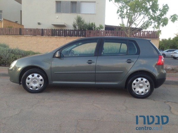 2005' Volkswagen Golf photo #1